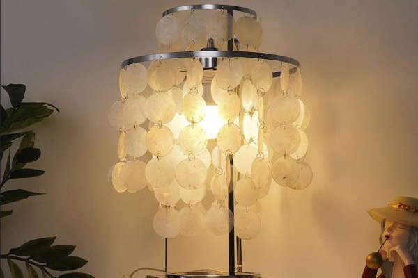 Elegant Shell-Decorated Table Lamp for Your Living Room